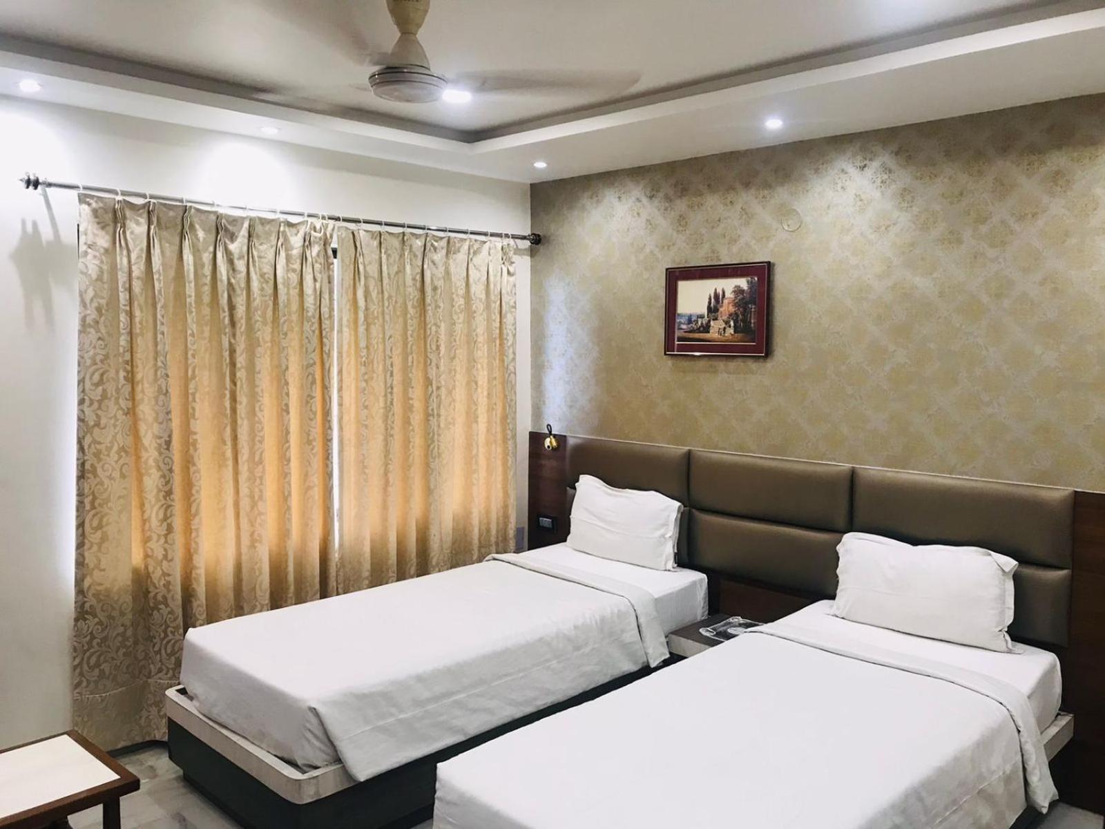 Pallavi International Kolkata Bagian luar foto
