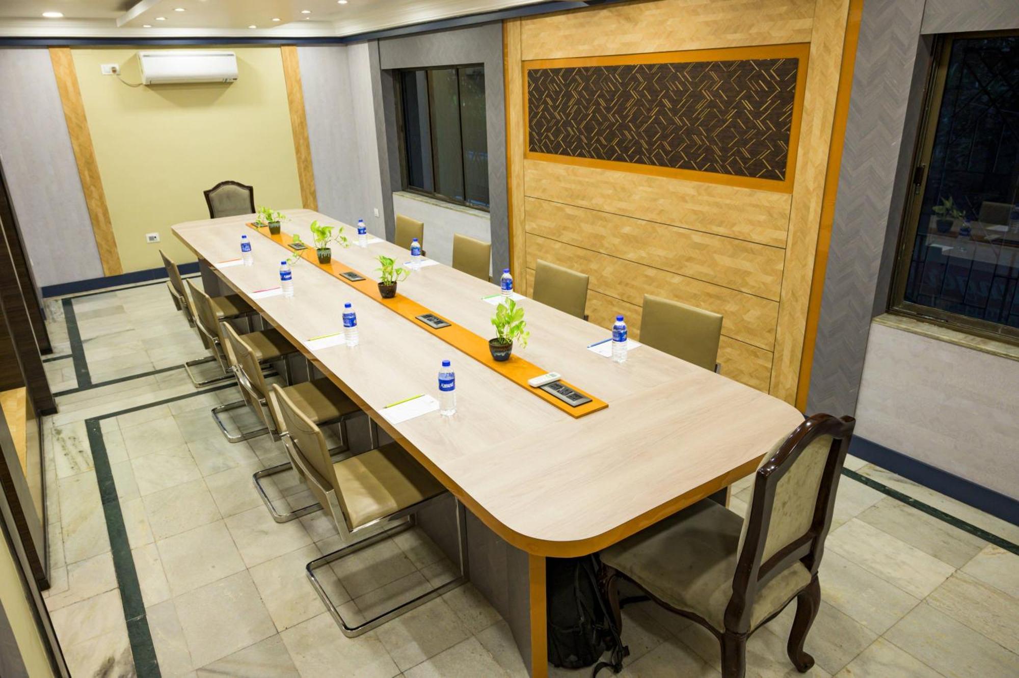Pallavi International Kolkata Bagian luar foto