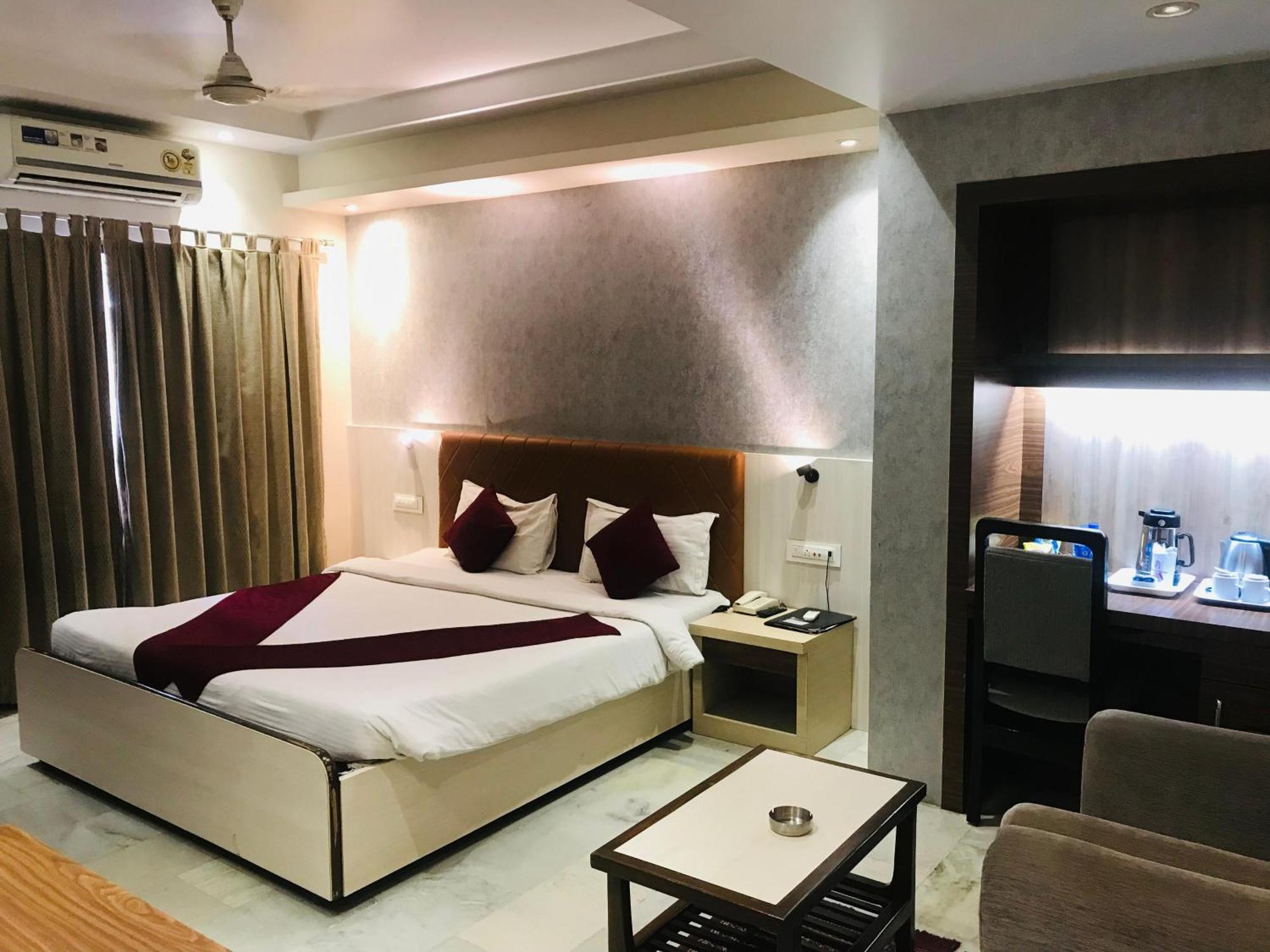 Pallavi International Kolkata Bagian luar foto